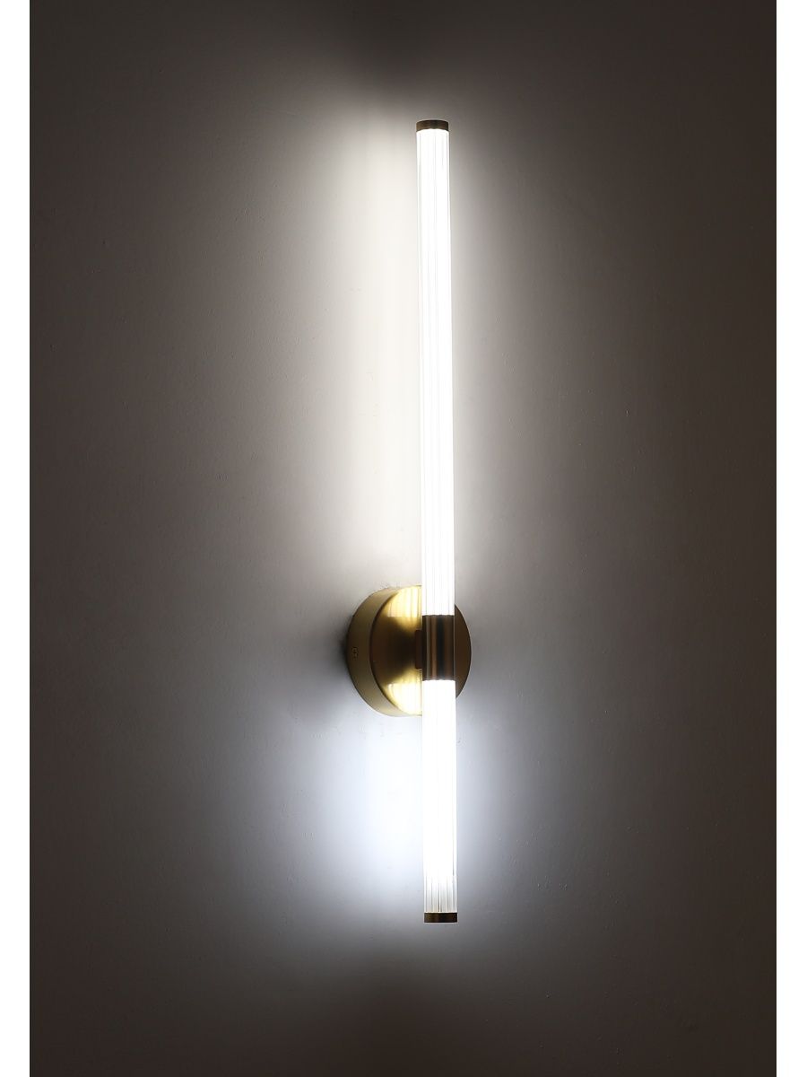 Настенный светильник Zortes Dora ZRS.30514.18