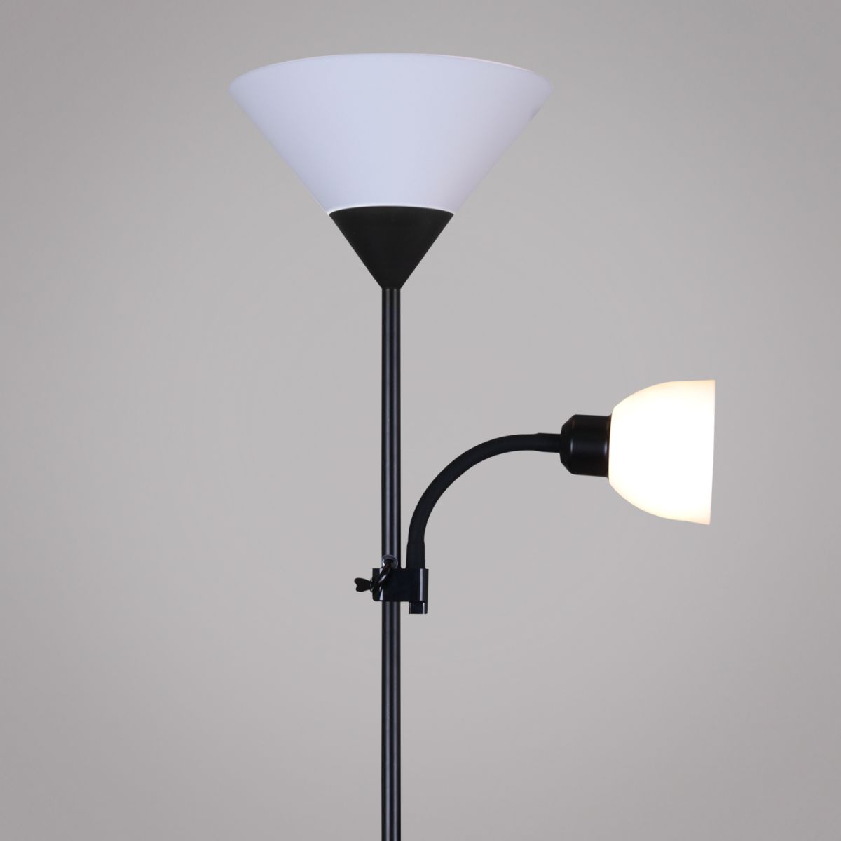 Торшер Reluce 00306-0.7-02 BK