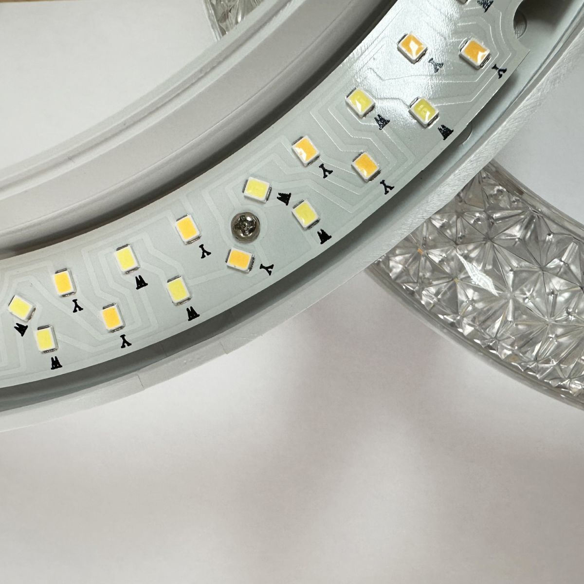 Потолочная люстра Reluce 13190-0.3-4+4 CR