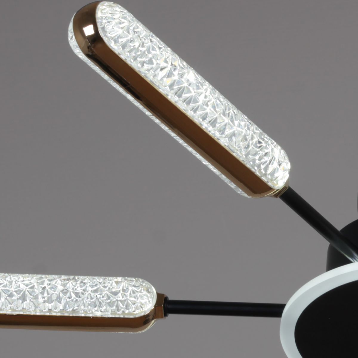 Потолочная люстра Reluce 08290-0.3-12 BK+GD