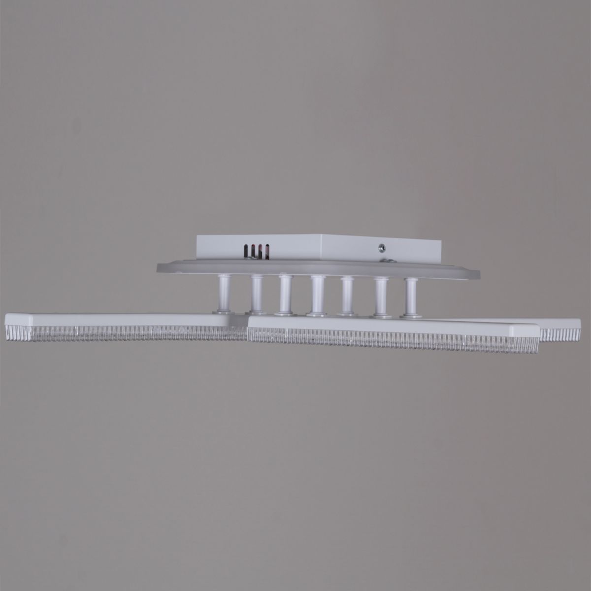 Потолочная люстра Reluce 64430-0.3-04C WH