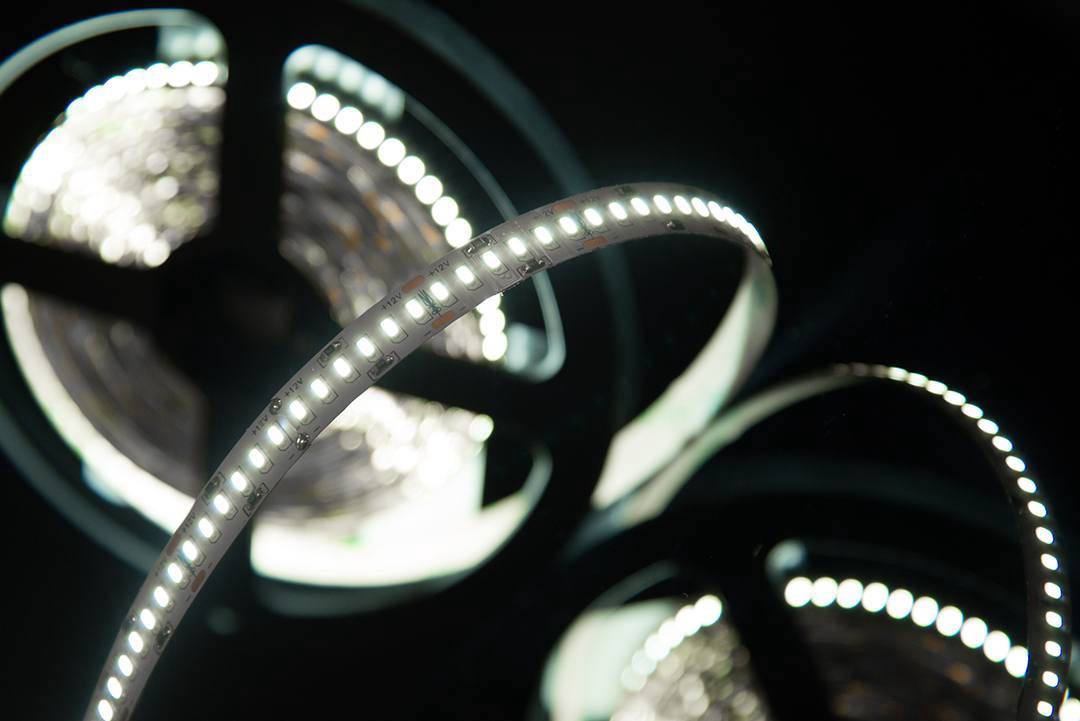 Светодиодная лента SWG SWG4240-12-24-W-M 009255