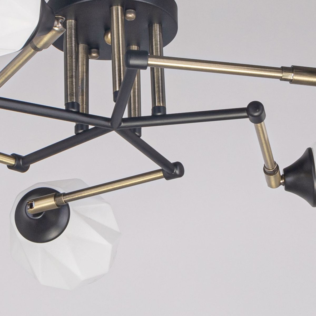 Потолочная люстра De Markt Акцент 680012105