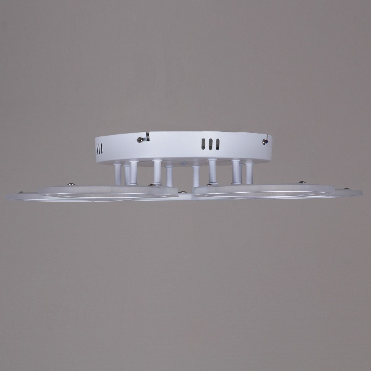 Потолочная люстра Reluce 09820-3.3-05 WH