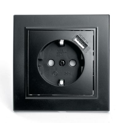 Розетка 2P+PE/USB Stekker Эрна со шторками черный PST16-9011-03 39480 Розетка 2P+PE/USB Stekker Эрна со шторками черный PST16-9011-03 39480