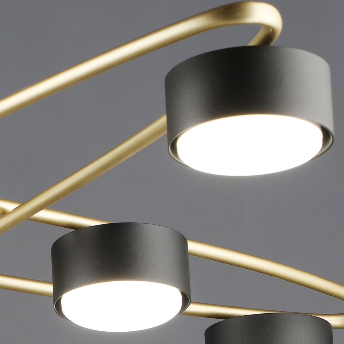 Потолочная люстра Reluce 06658-0.3-08 GD+BK GX53