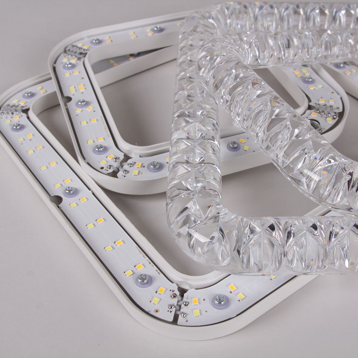 Потолочный светильник Reluce 19848-0.3-06D WH