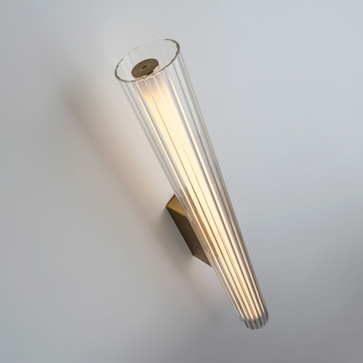 Настенный светильник Modelux ML.717.600 BS