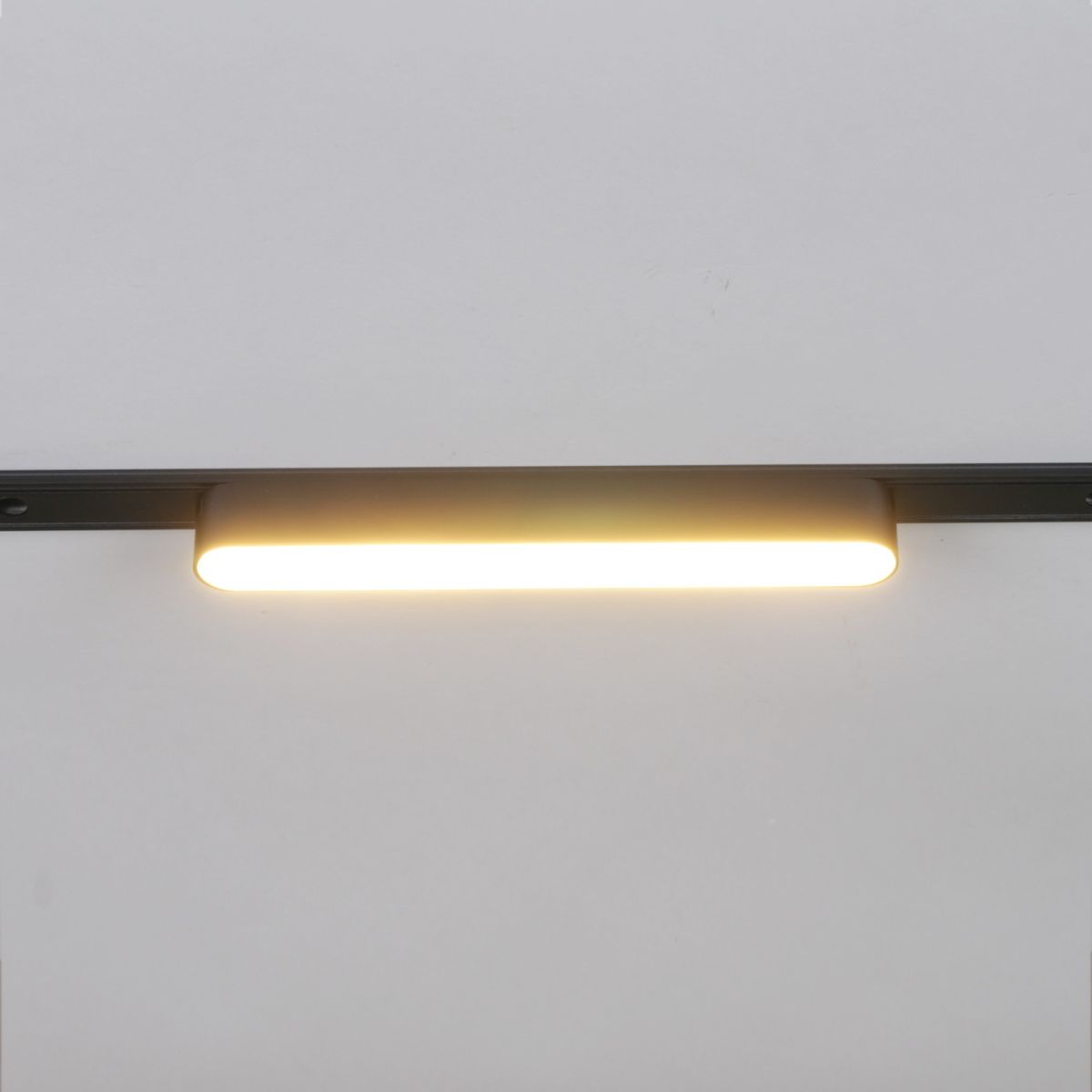 Трековый магнитный светильник (CCT+SMART) Reluce 13001-9.3-001UR magnetic LED12W BK CCT+SMART
