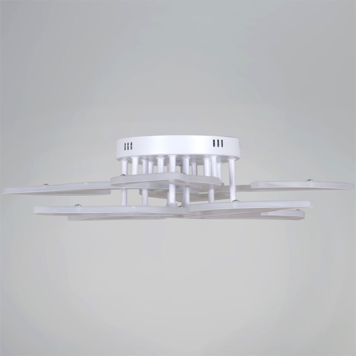 Потолочная люстра Reluce 20150-0.3-4+4 WH