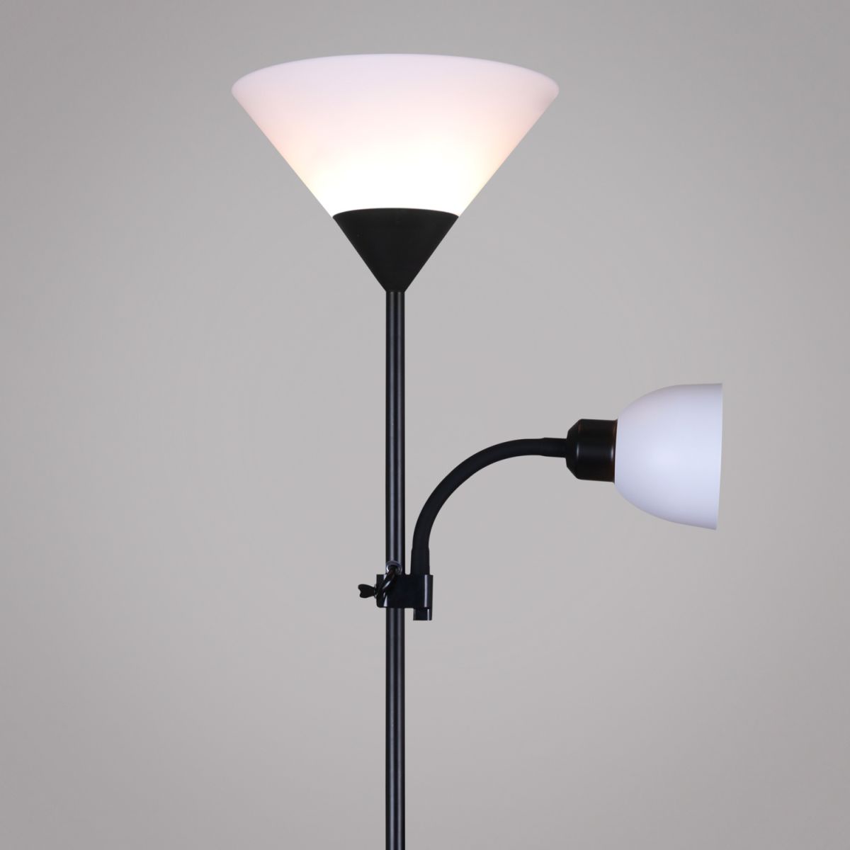 Торшер Reluce 00306-0.7-02 BK