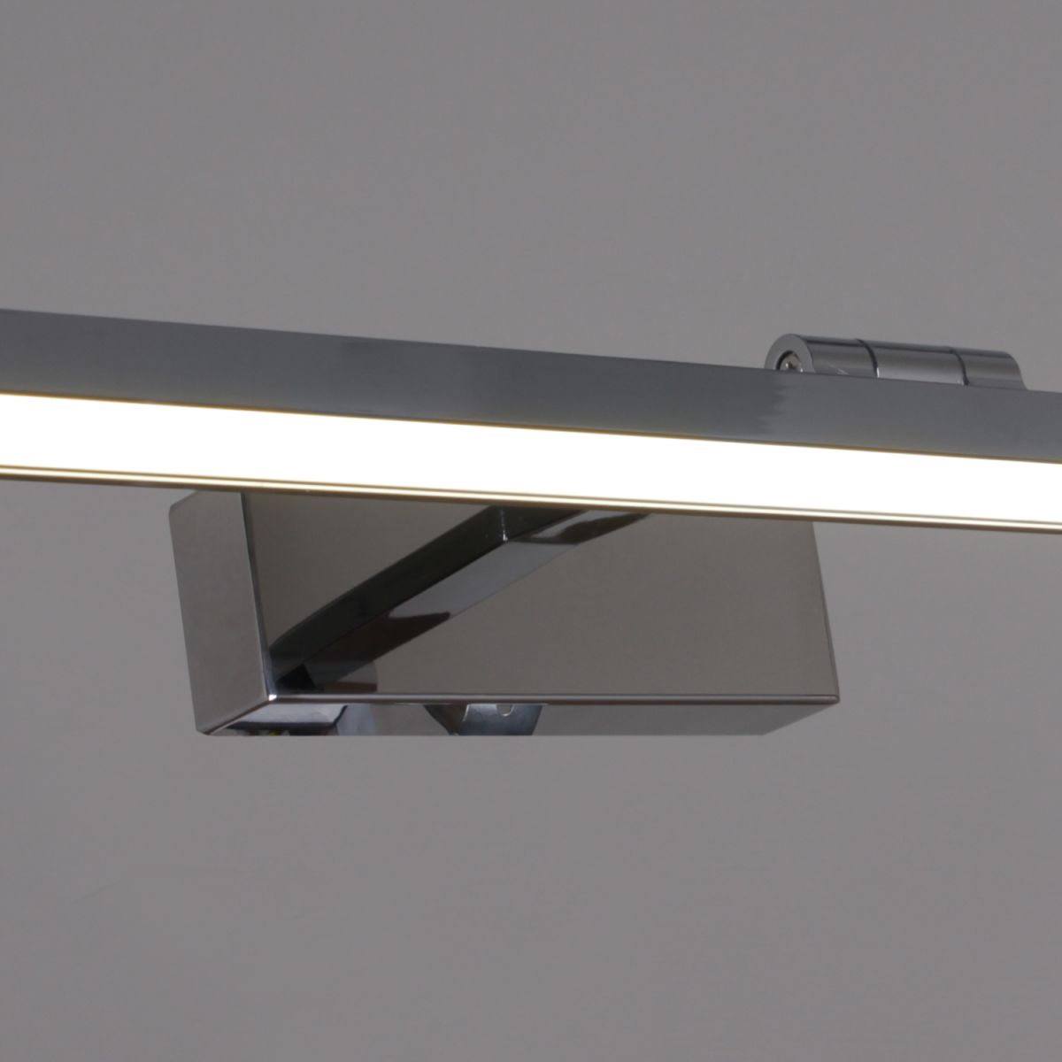 Подсветка для зеркал Reluce 17520-0.2-400