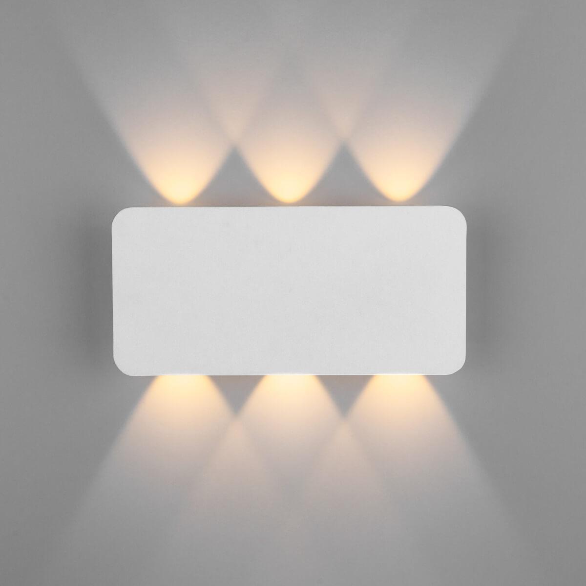 Настенный светодиодный светильник Elektrostandard 40138/1 LED белый a055776