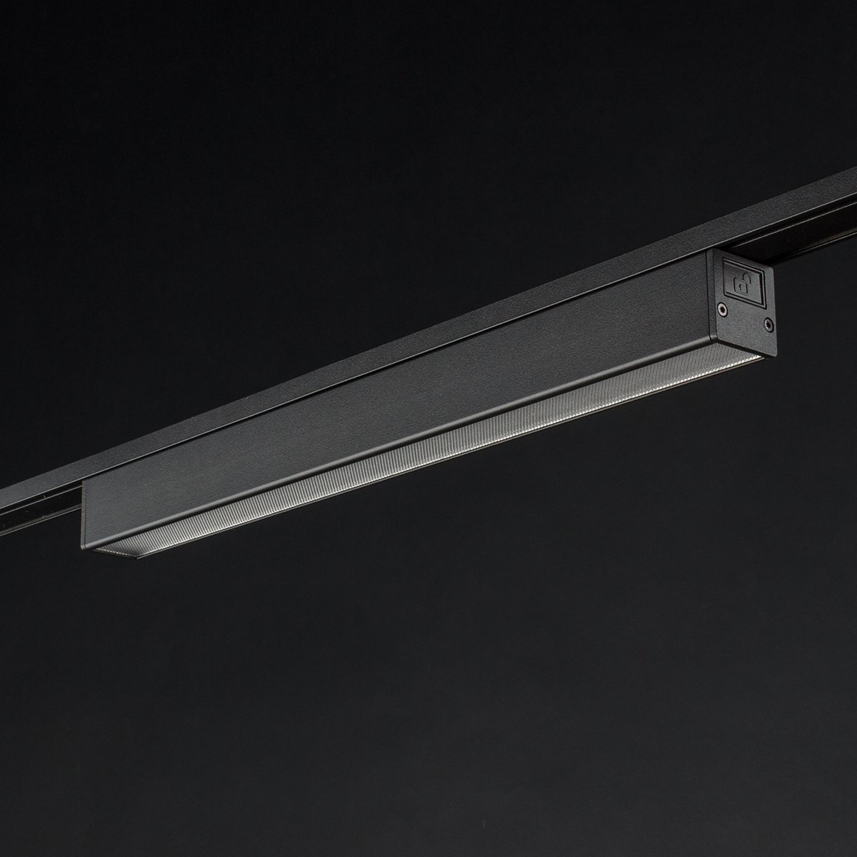 Трековый светильник SWG PRO DL-SLIM-DFBL-12-CCT 022076